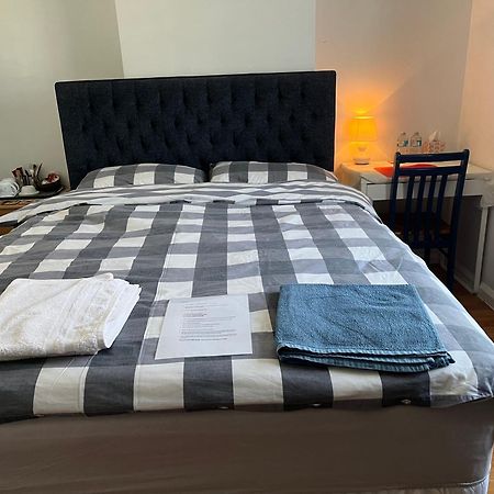 Large Double Bedroom With Free On Site Parking Kingston upon Thames  Eksteriør bilde