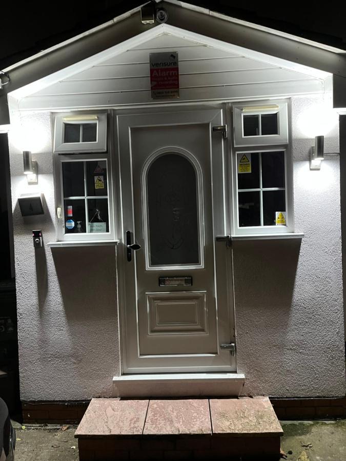 Large Double Bedroom With Free On Site Parking Kingston upon Thames  Eksteriør bilde